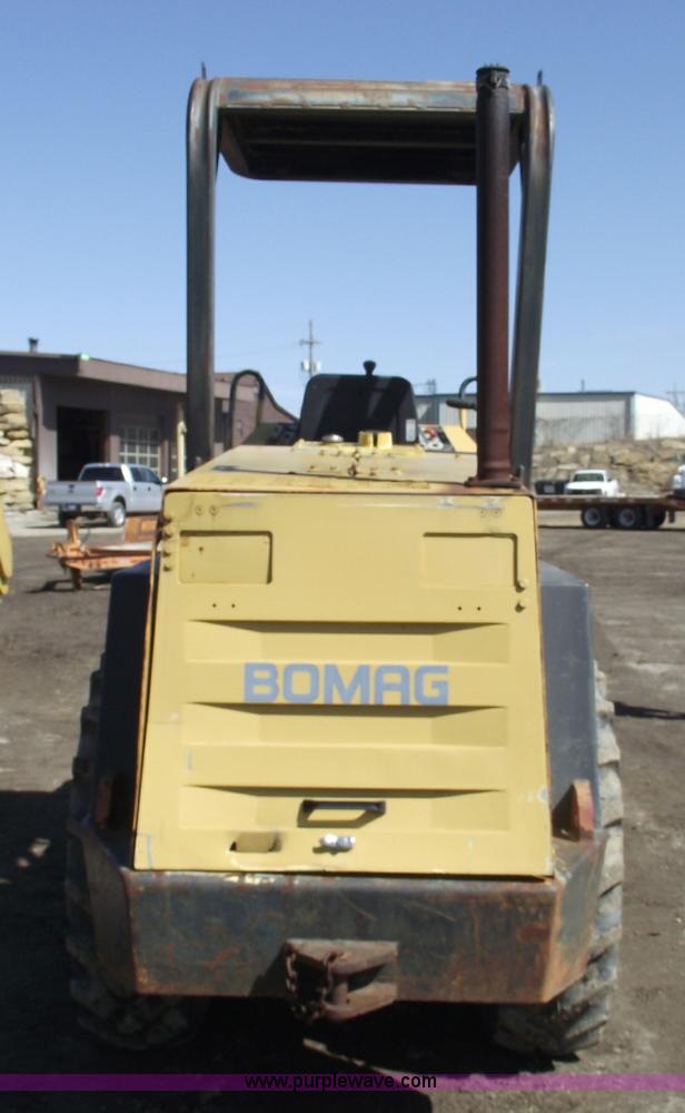 image for item 5587 Bomag 142 PDB-2 sheeps foot roller