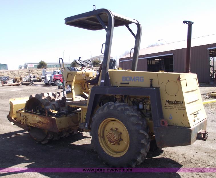 image for item 5587 Bomag 142 PDB-2 sheeps foot roller