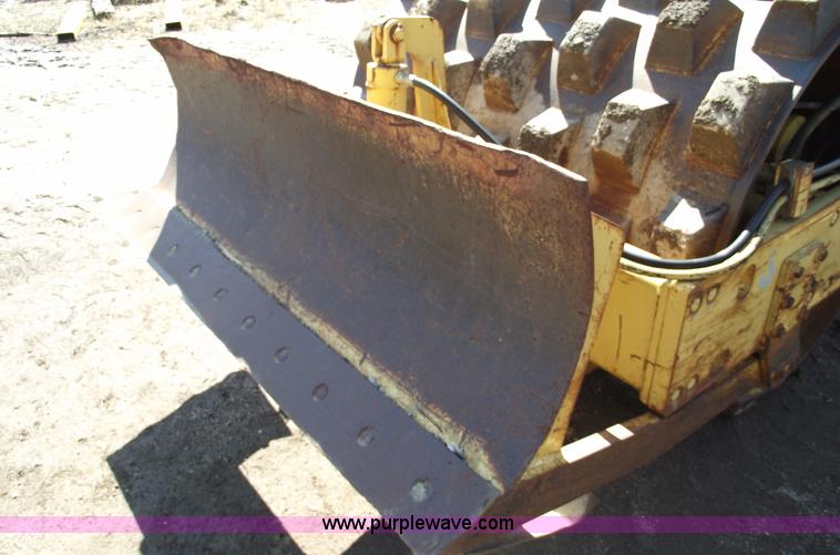 image for item 5587 Bomag 142 PDB-2 sheeps foot roller