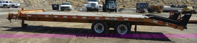 image for item 8542 2001 Redi Haul trailer