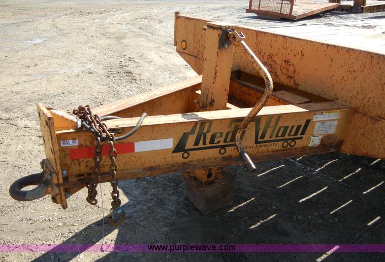 image for item 8542 2001 Redi Haul trailer