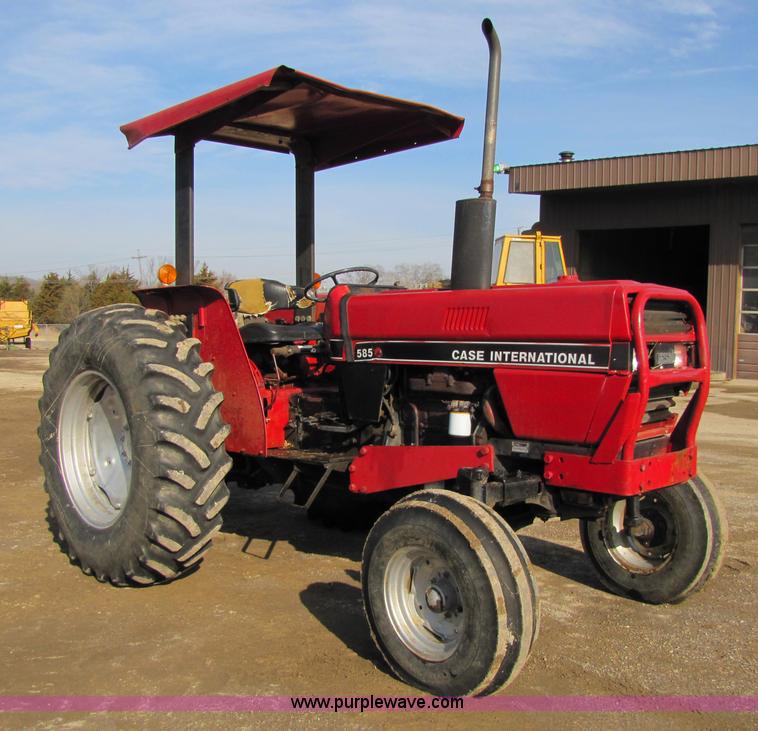 image for item 8630 Case International 585 tractor
