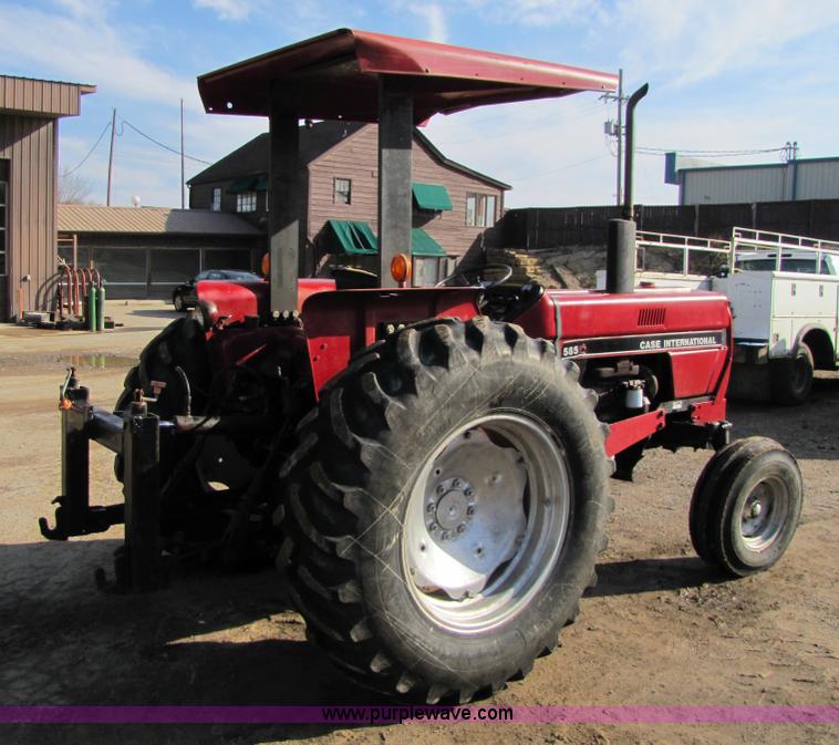 image for item 8630 Case International 585 tractor