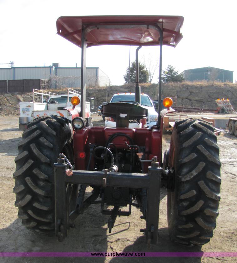 image for item 8630 Case International 585 tractor