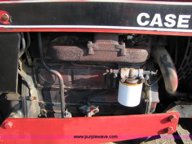image for item 8630 Case International 585 tractor