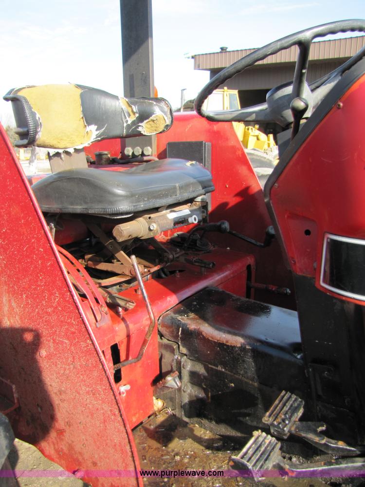 image for item 8630 Case International 585 tractor