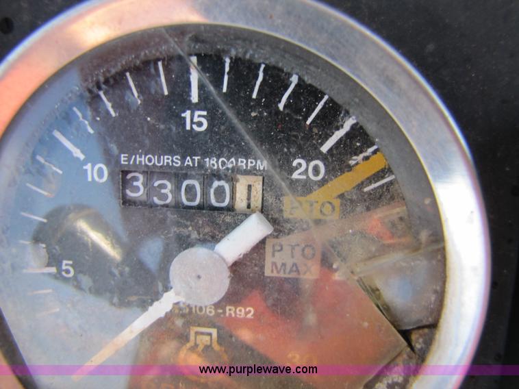 image for item 8630 Case International 585 tractor