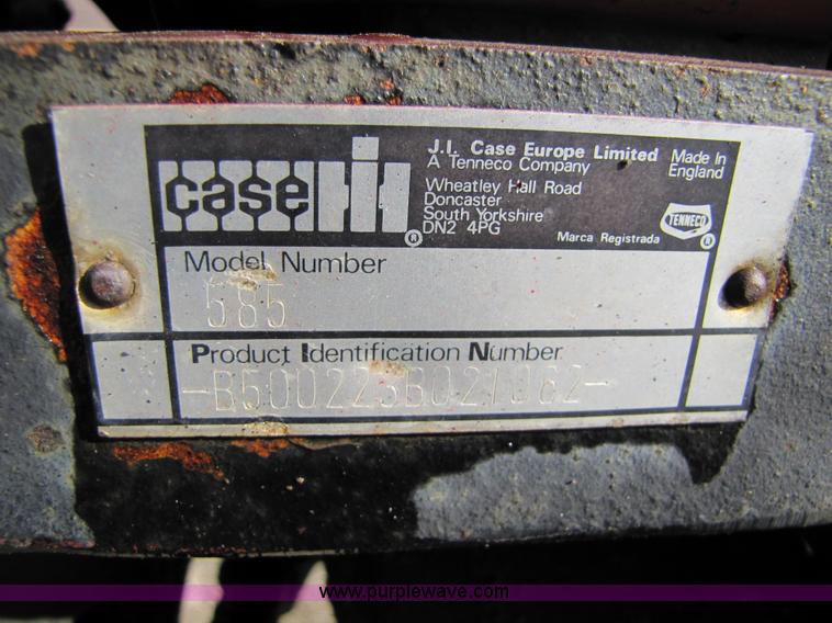 image for item 8630 Case International 585 tractor