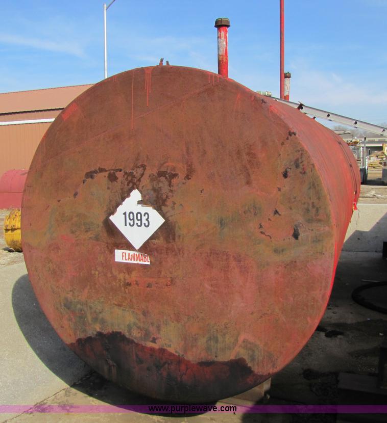 image for item 8643 5,000 gallon fuel tank