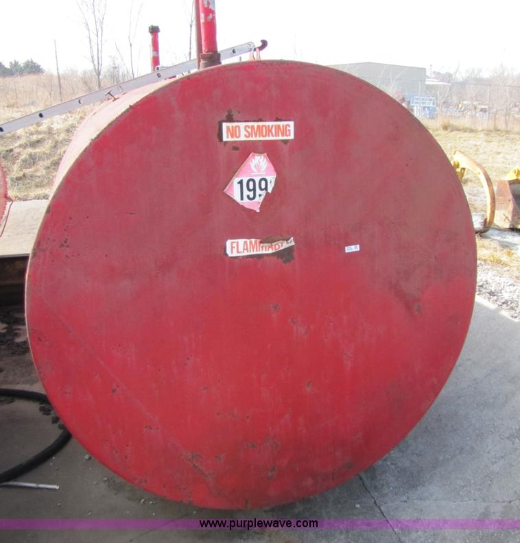 image for item 8643 5,000 gallon fuel tank