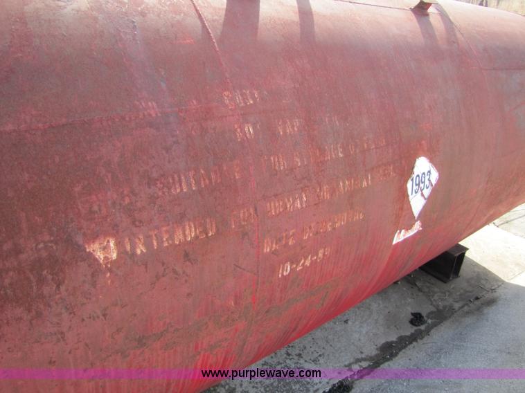 image for item 8643 5,000 gallon fuel tank