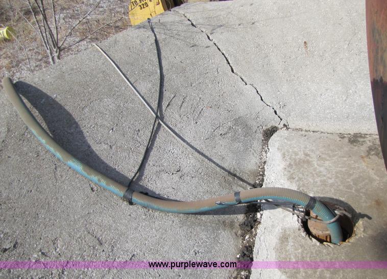 image for item 8643 5,000 gallon fuel tank