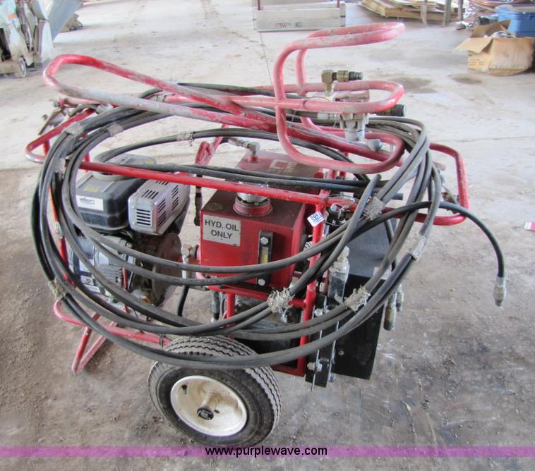 image for item 8647 Allen Razorback rolling screed