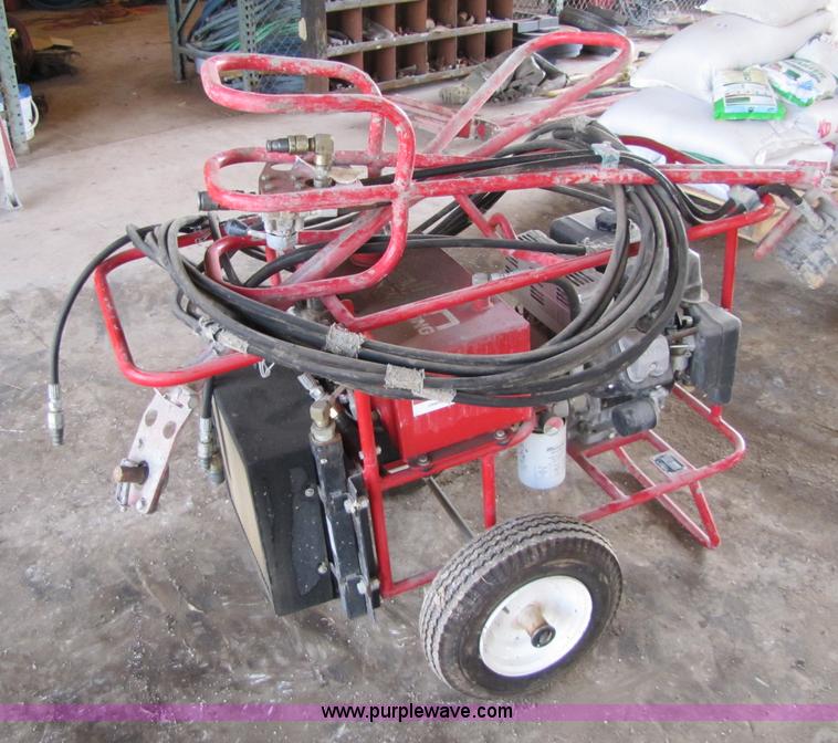 image for item 8647 Allen Razorback rolling screed