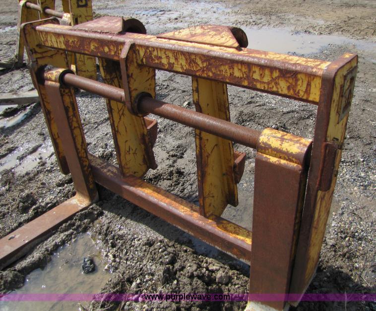 Wheel loader fork attachment in Tonganoxie, KS Item 8650 sold