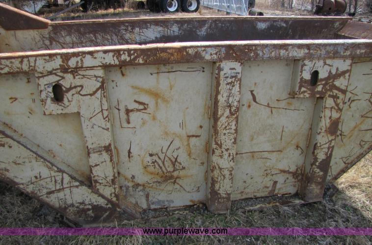 image for item 8654 Gravel box