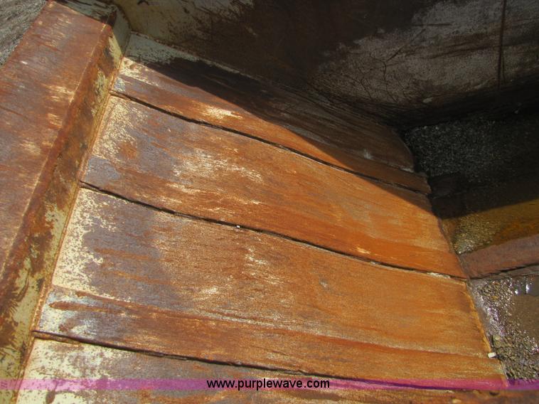 image for item 8654 Gravel box