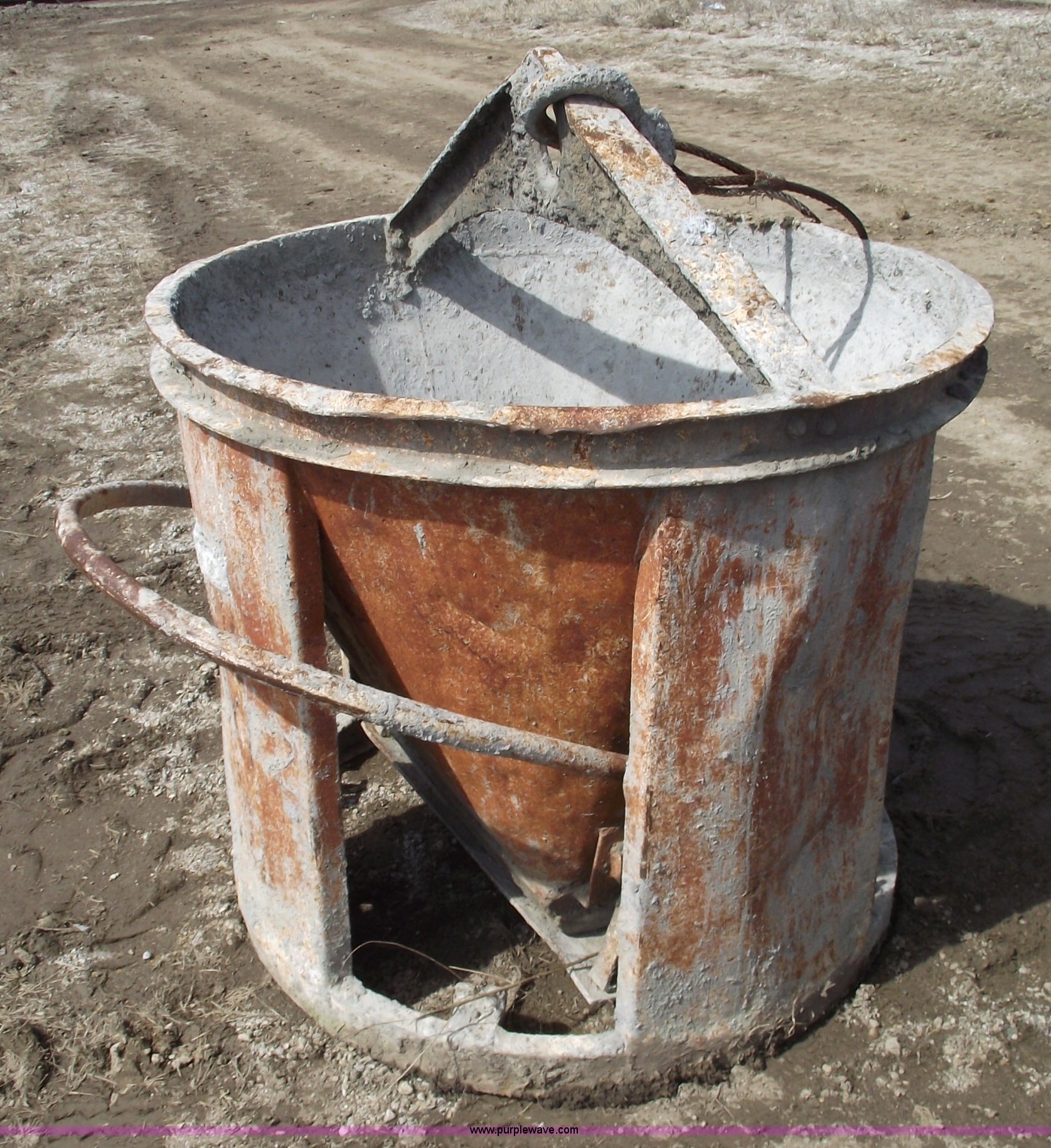 1/2 yard concrete bucket in Tonganoxie, KS Item 5371 sold Purple Wave