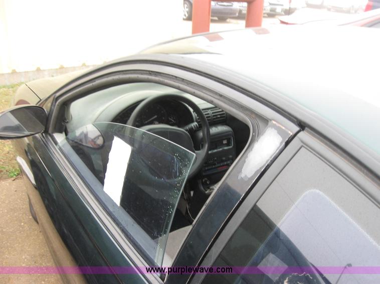 image for item 2324 1997 Saturn SC1