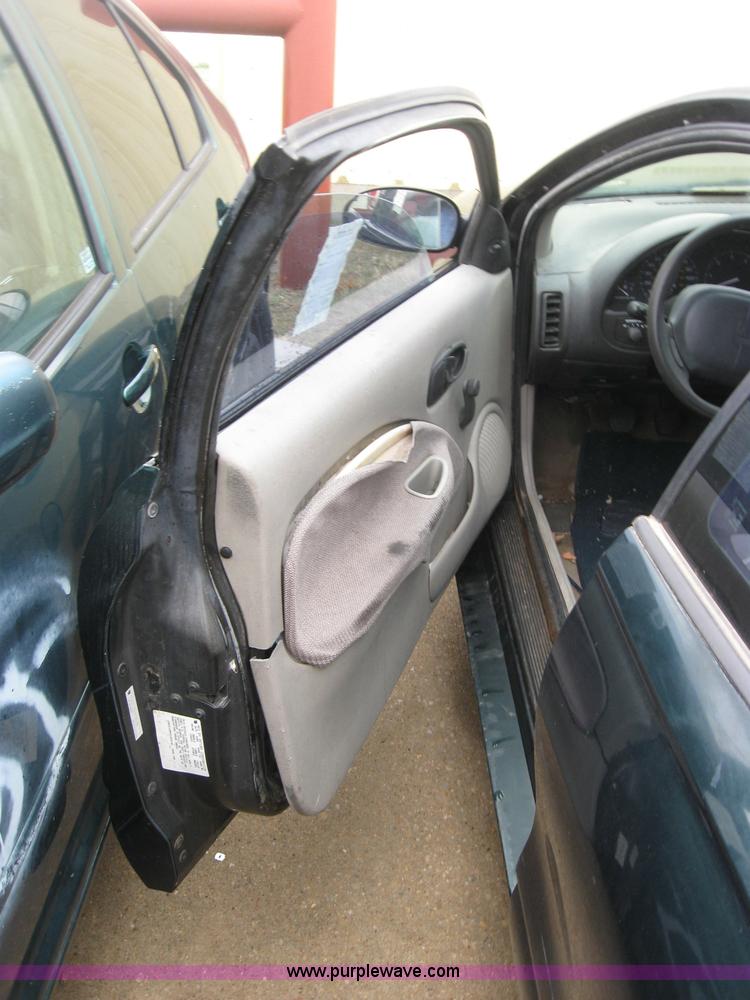 image for item 2324 1997 Saturn SC1