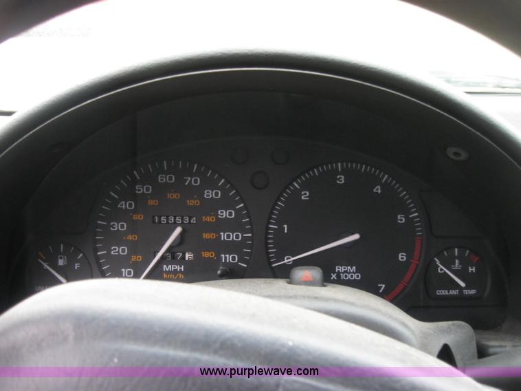 image for item 2324 1997 Saturn SC1