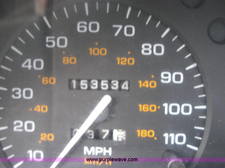 image for item 2324 1997 Saturn SC1