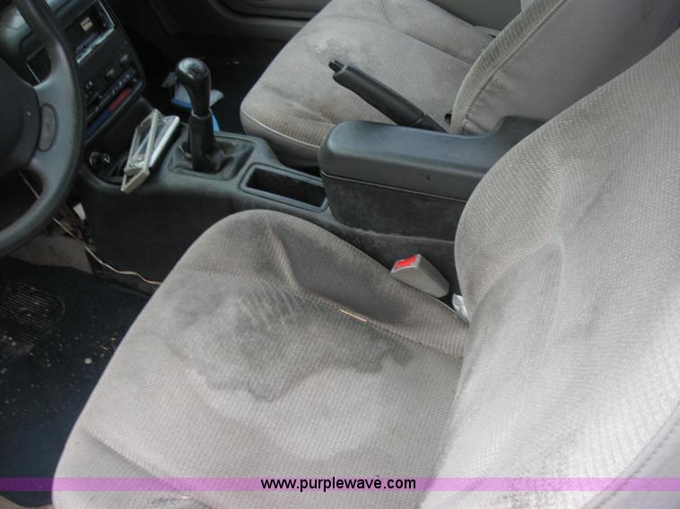 image for item 2324 1997 Saturn SC1