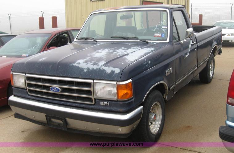 image for item 2325 1991 Ford F150 XLT Lariat pickup truck