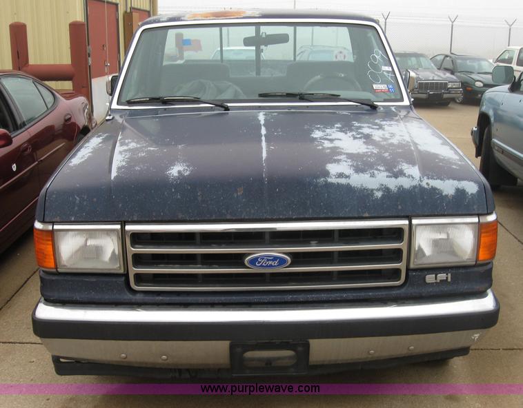 image for item 2325 1991 Ford F150 XLT Lariat pickup truck
