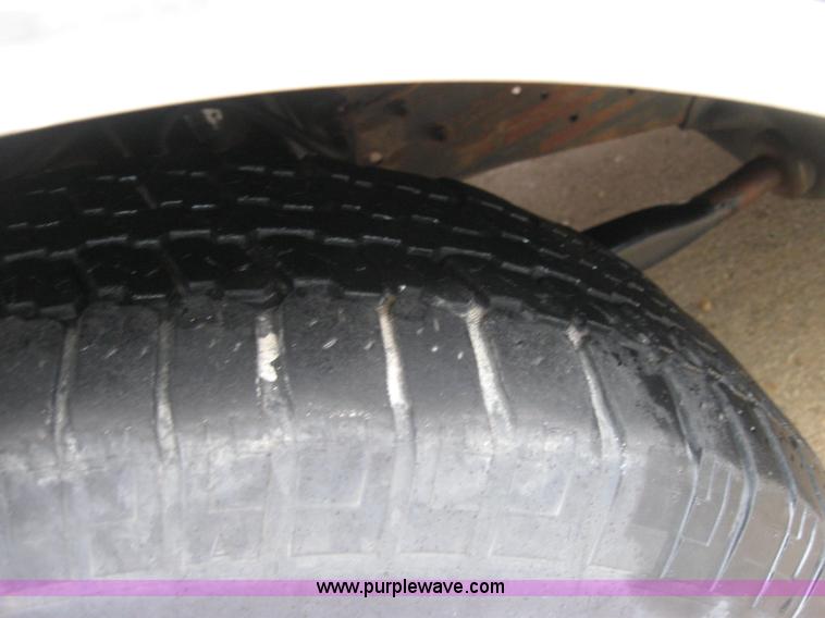 image for item 2325 1991 Ford F150 XLT Lariat pickup truck