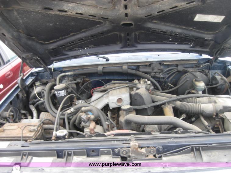 image for item 2325 1991 Ford F150 XLT Lariat pickup truck