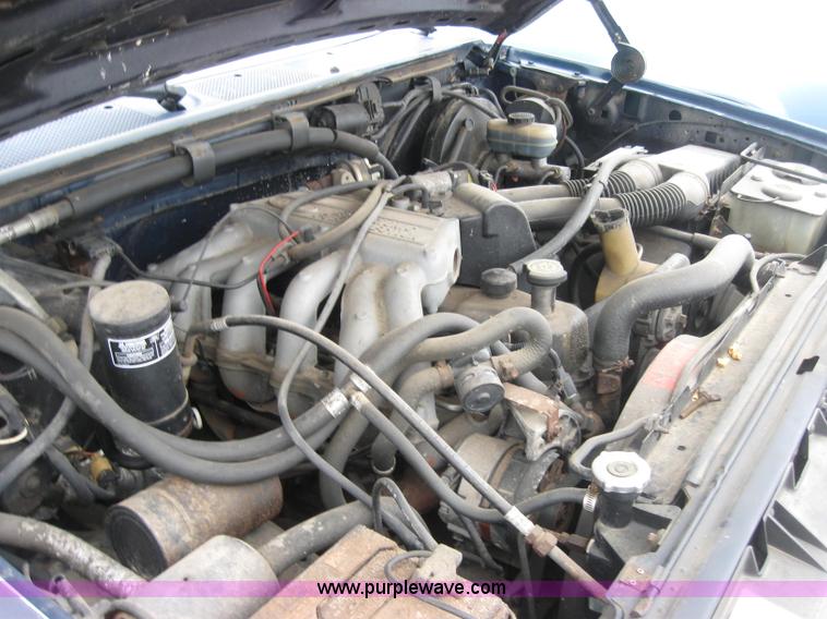 image for item 2325 1991 Ford F150 XLT Lariat pickup truck