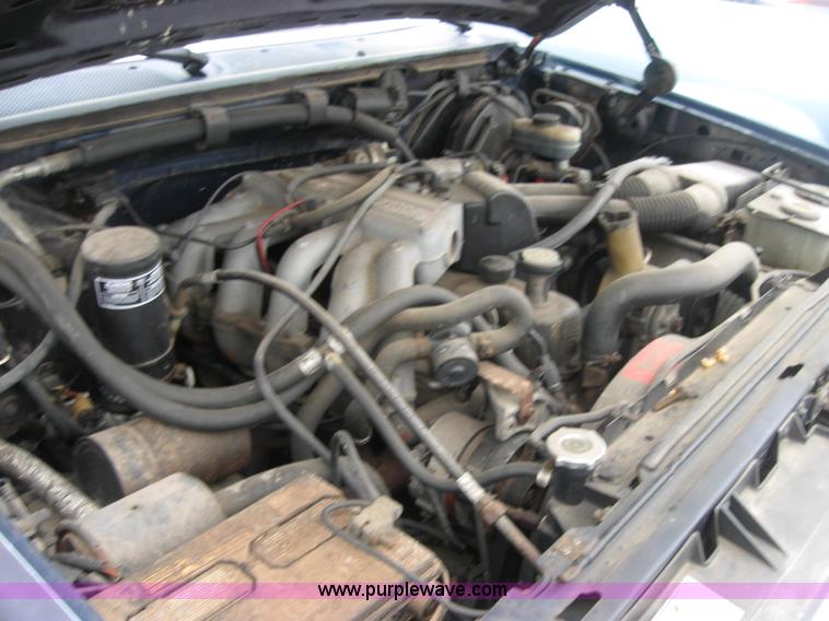 image for item 2325 1991 Ford F150 XLT Lariat pickup truck