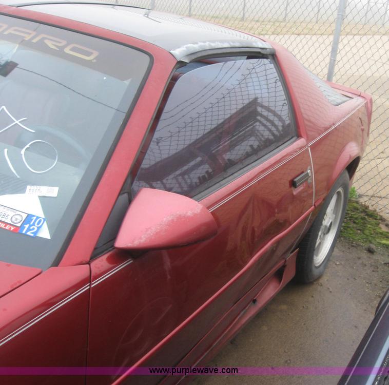 image for item 2332 1991 Chevrolet Camaro RS