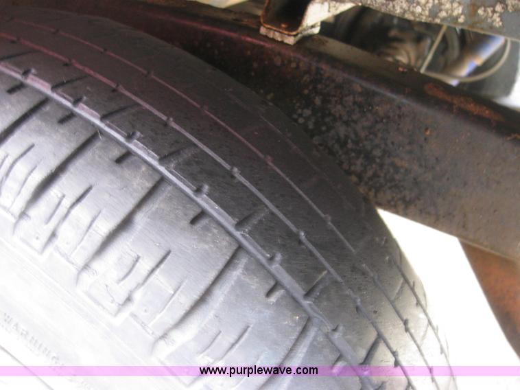 image for item 2338 1987 Toyota pickup truck