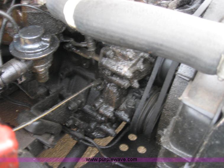 image for item 2338 1987 Toyota pickup truck