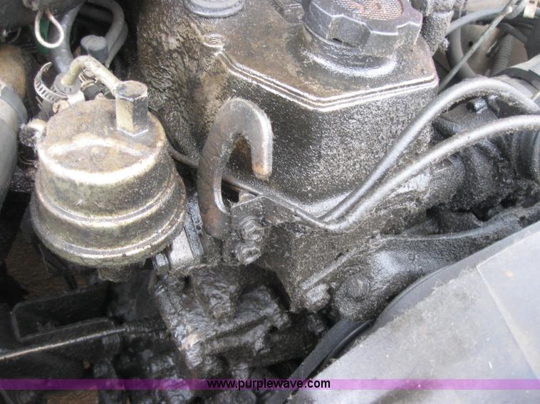 image for item 2338 1987 Toyota pickup truck