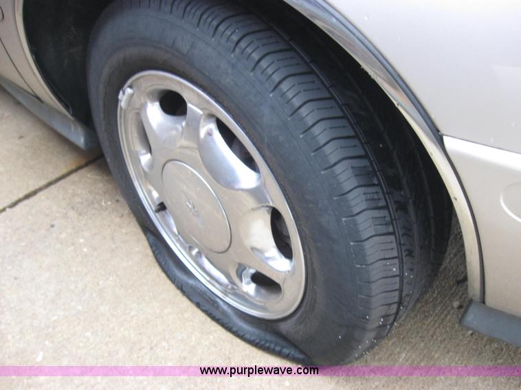 image for item 2340 1997 Buick Riviera