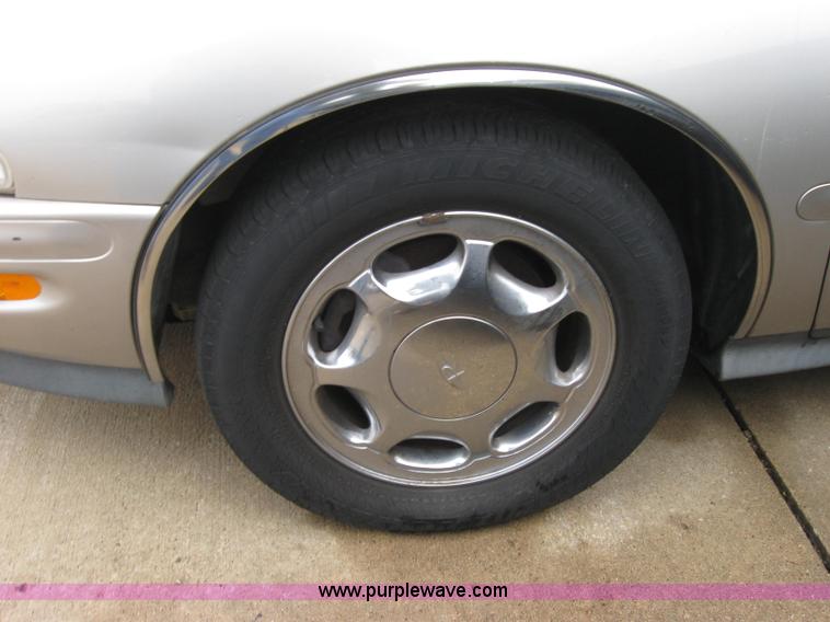 image for item 2340 1997 Buick Riviera