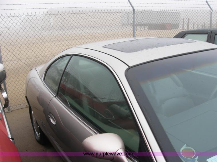 image for item 2340 1997 Buick Riviera