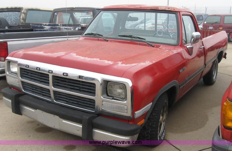 image for item 2342 1991 Dodge D150 LE pickup truck