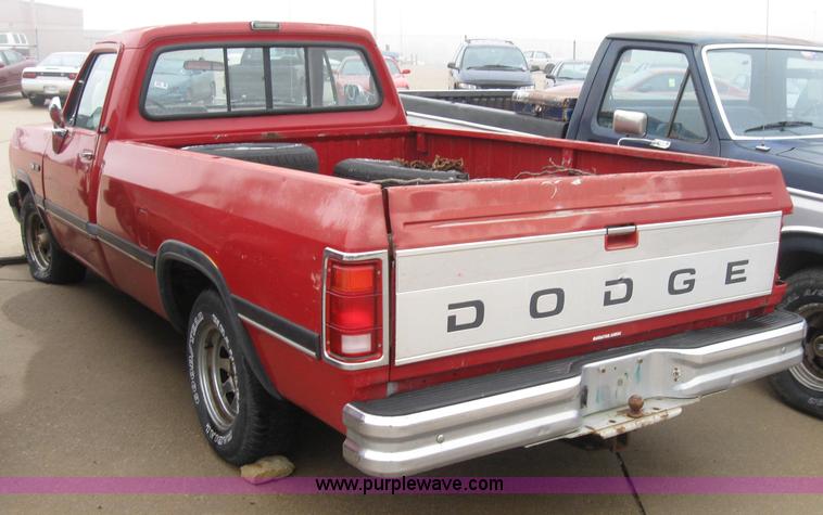 image for item 2342 1991 Dodge D150 LE pickup truck
