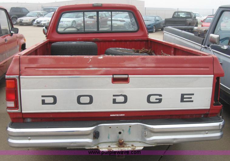 image for item 2342 1991 Dodge D150 LE pickup truck