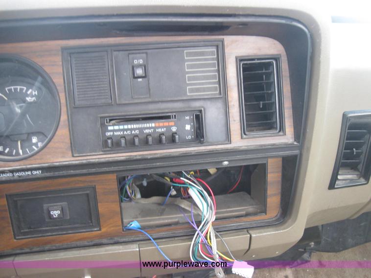 image for item 2342 1991 Dodge D150 LE pickup truck