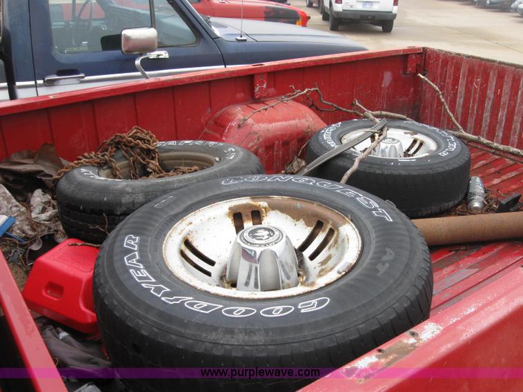 image for item 2342 1991 Dodge D150 LE pickup truck