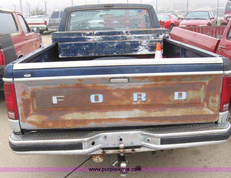 image for item 2343 1981 Ford F150 XL pickup truck