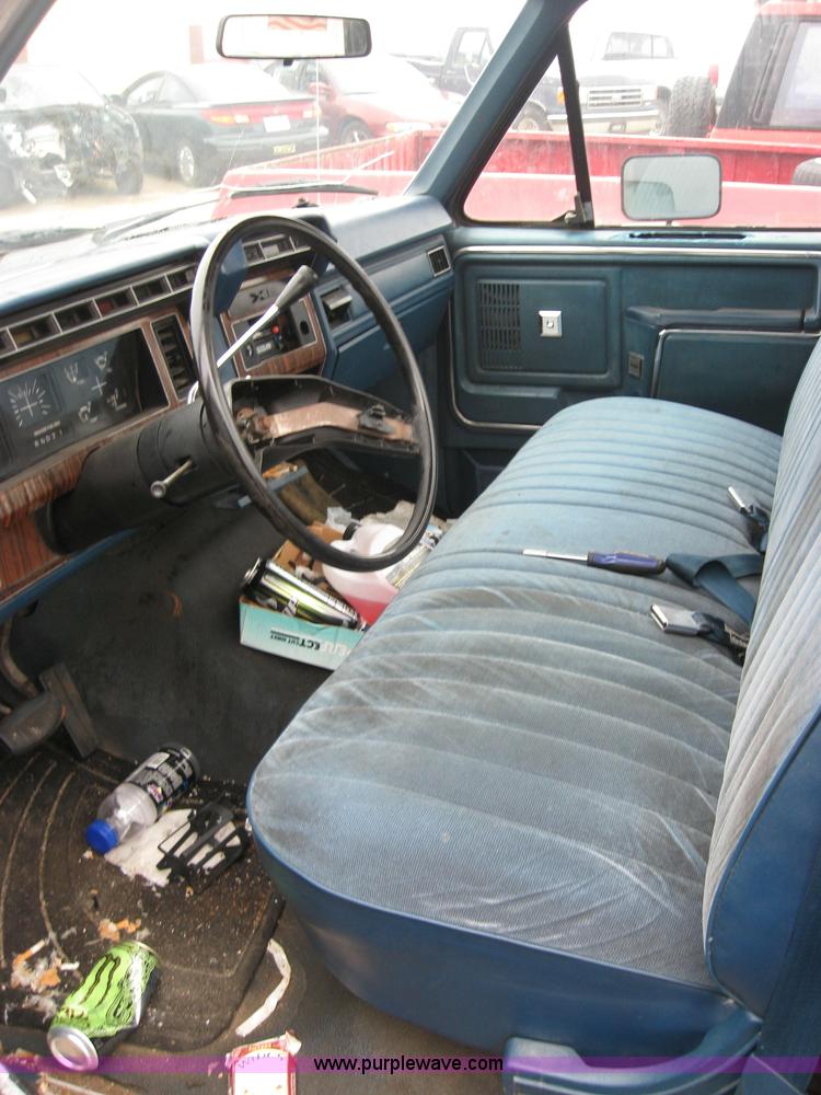 image for item 2343 1981 Ford F150 XL pickup truck