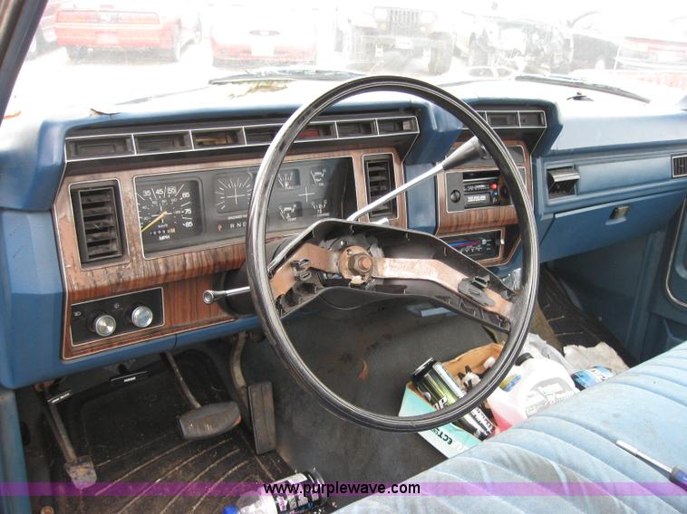 image for item 2343 1981 Ford F150 XL pickup truck