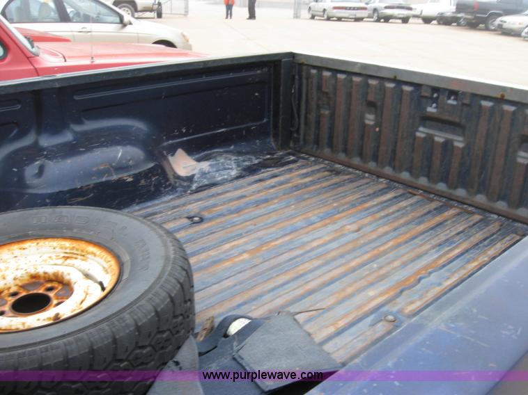 image for item 2343 1981 Ford F150 XL pickup truck