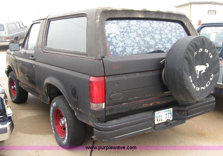 image for item 2344 1988 Ford Bronco SUV